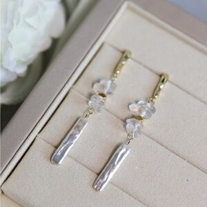 Gold Clear Quartz rare stick freshwater Pearl earrings
